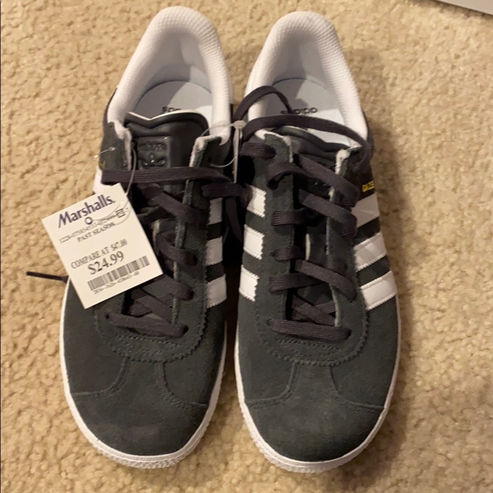 Never been worn brand new gazelle adidas sneakers